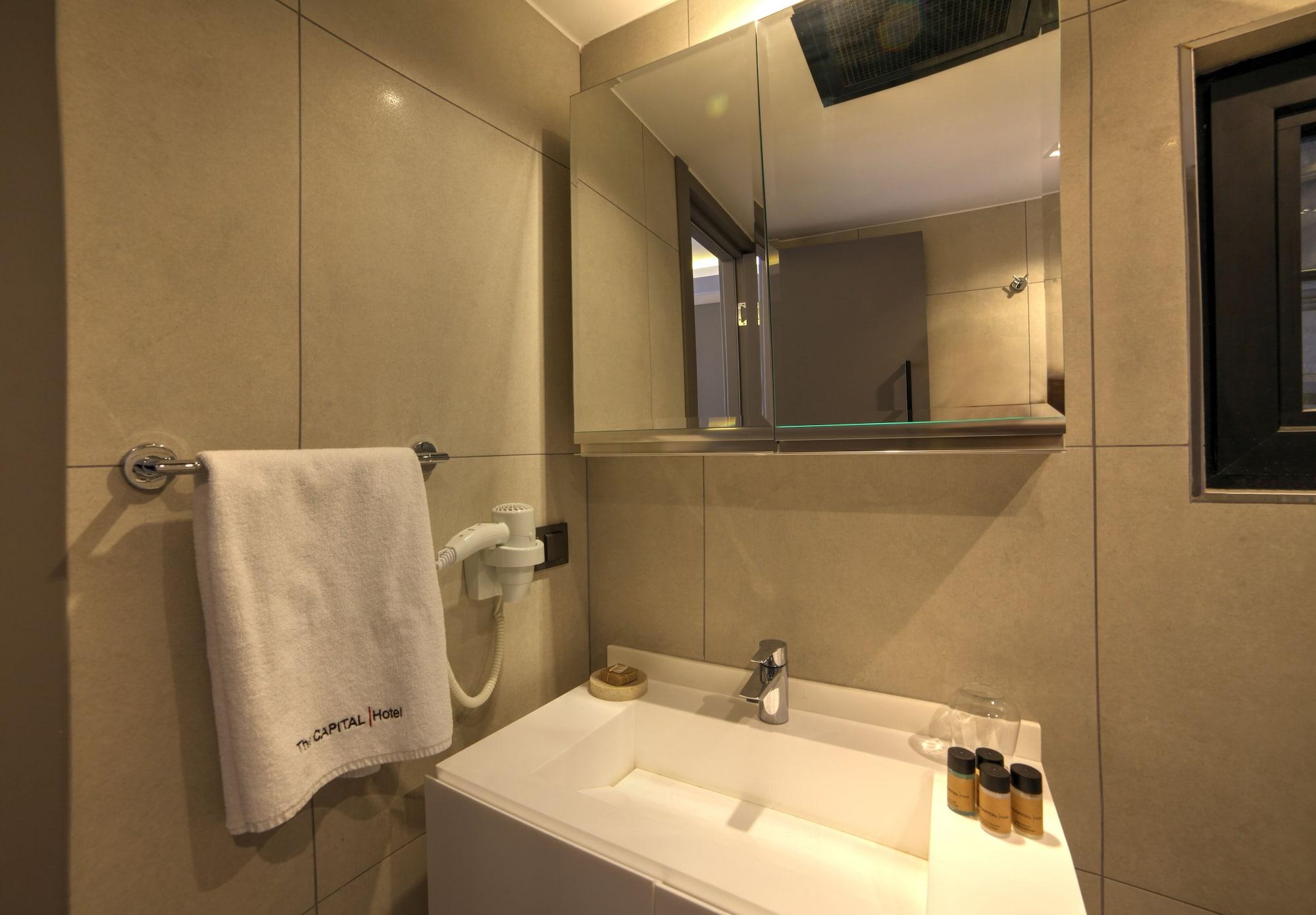 The Capital Suites Istanbul Bagian luar foto