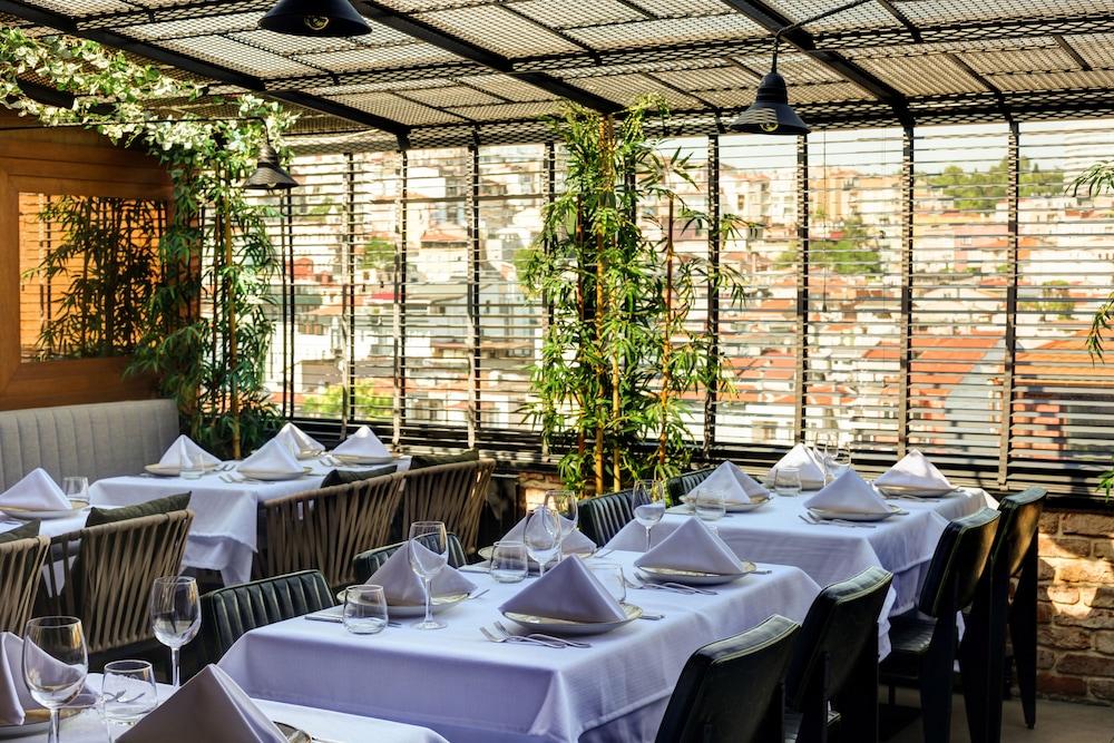 The Capital Suites Istanbul Bagian luar foto