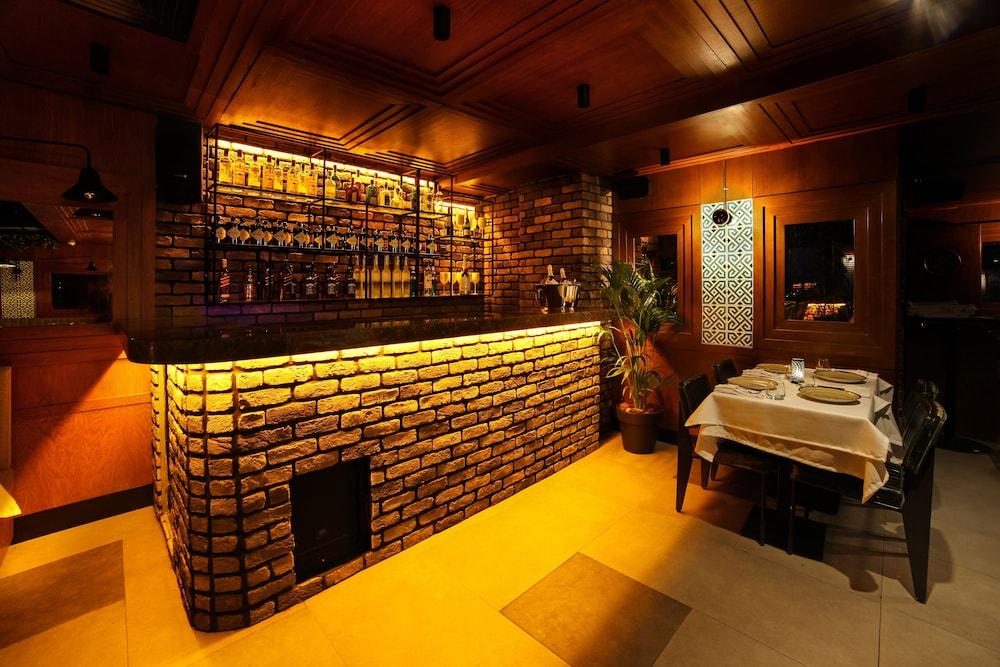 The Capital Suites Istanbul Bagian luar foto