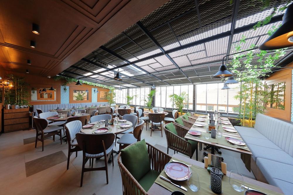 The Capital Suites Istanbul Bagian luar foto