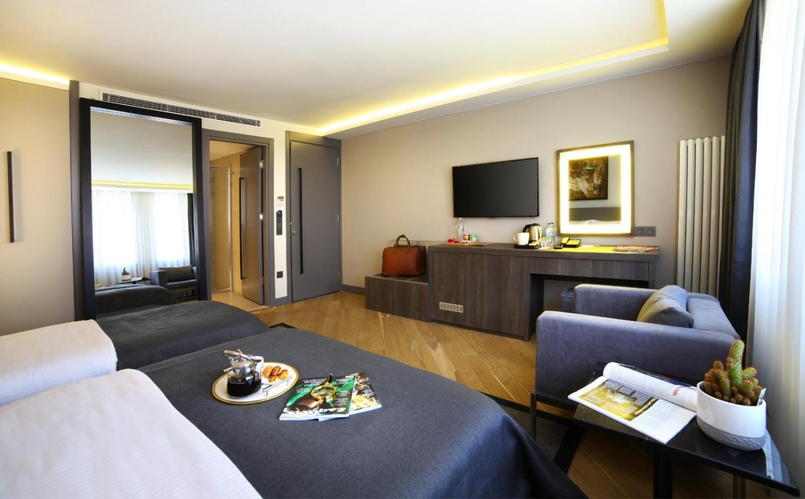 The Capital Suites Istanbul Bagian luar foto