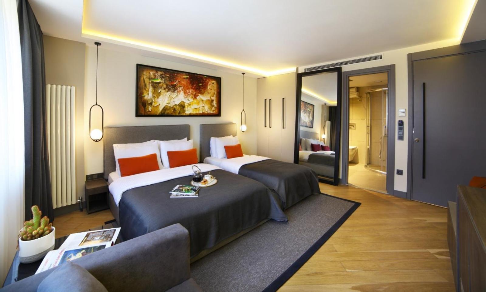 The Capital Suites Istanbul Bagian luar foto